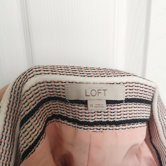 🌻2/$25🌻Ann Taylor's Loft Multi Colour  Chevron Tweed Mini Skirt - Picture 6 of 7